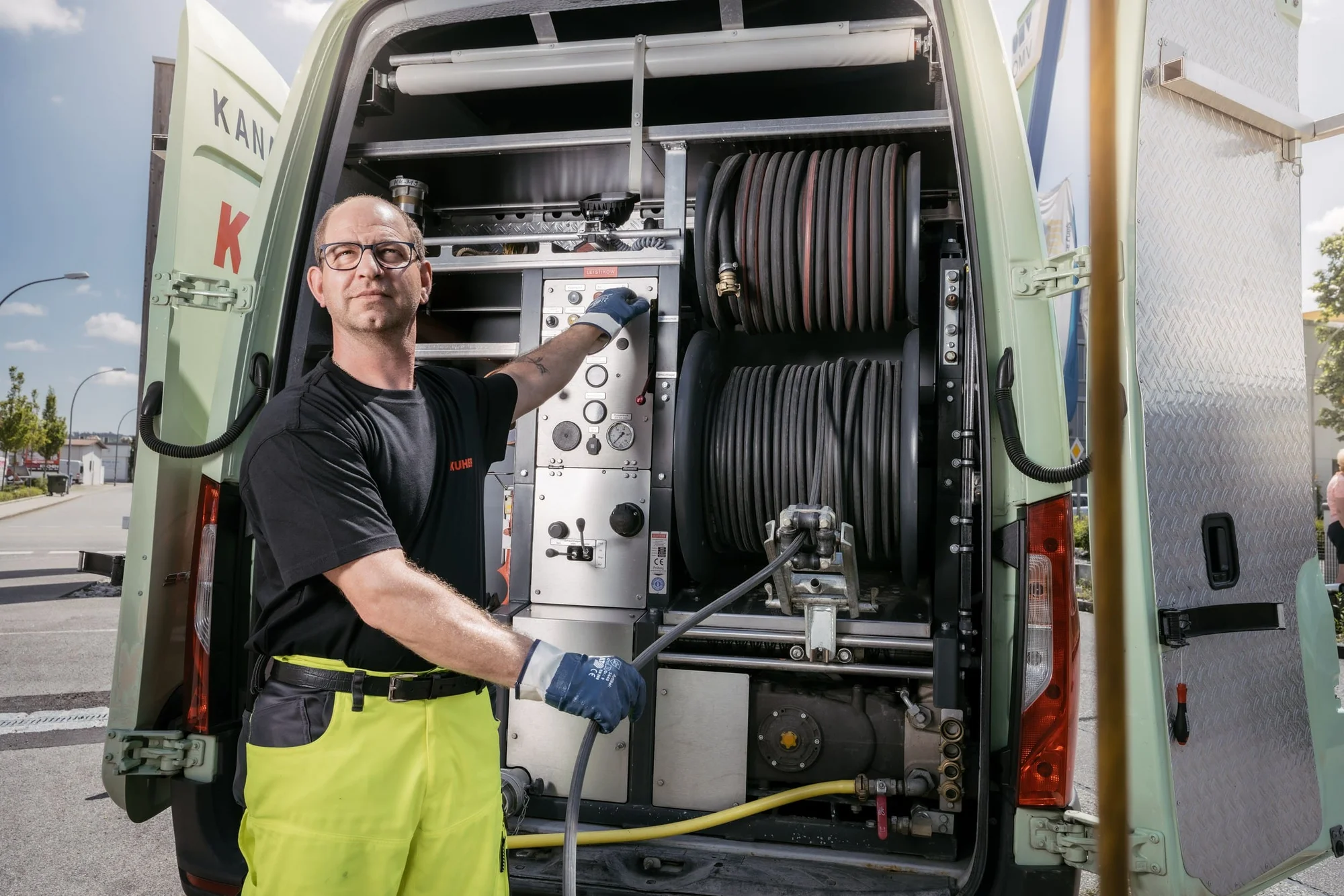 Team und Technik von Saugbagger Kelsterbach